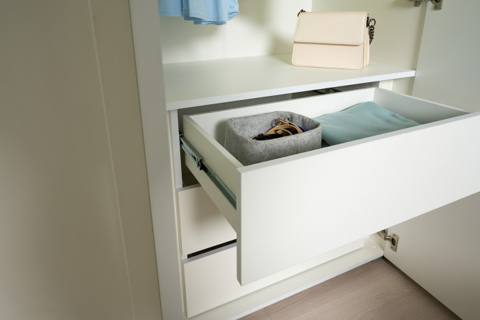 Остин 11.53 Кровать + ортопед + 13.336.02 Шкаф для одежды + 16.221 Комод, белый шагрень/дуб крафт золотой